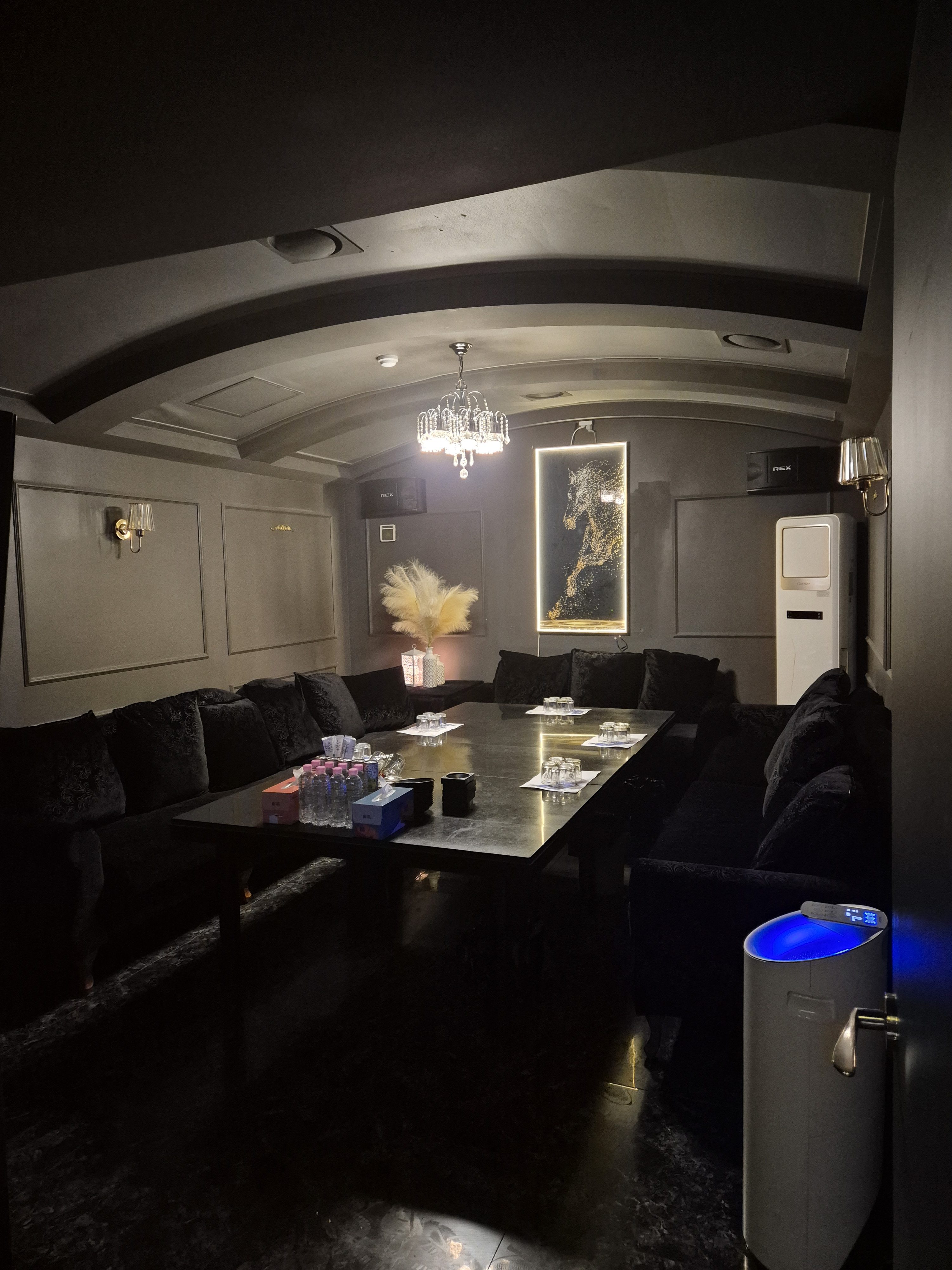 대전룸싸롱 메이드 단체석 룸 구성